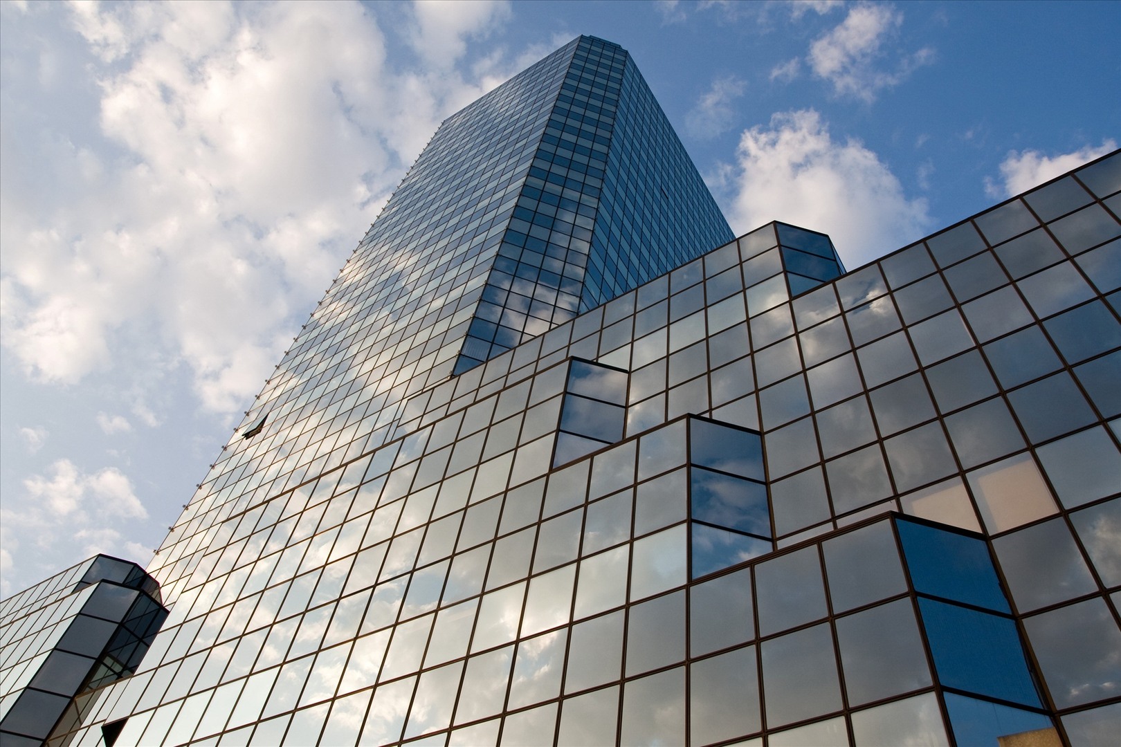 glass_curtain_wall_image